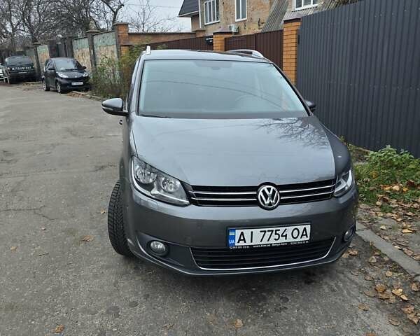 Серый Фольксваген Туран, объемом двигателя 1.97 л и пробегом 410 тыс. км за 11000 $, фото 1 на Automoto.ua