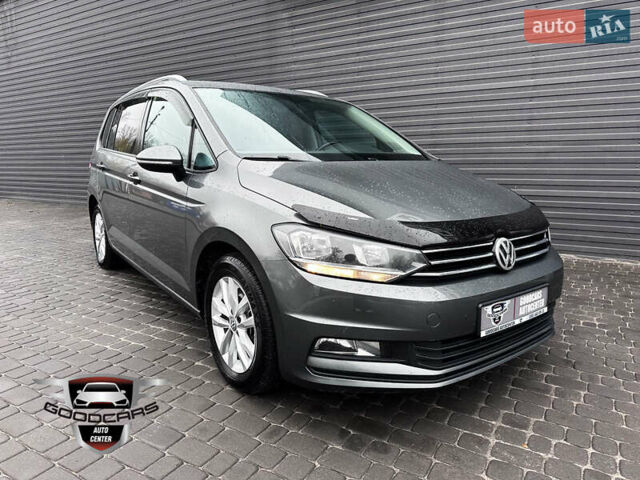 Серый Фольксваген Туран, объемом двигателя 1.6 л и пробегом 246 тыс. км за 14700 $, фото 1 на Automoto.ua