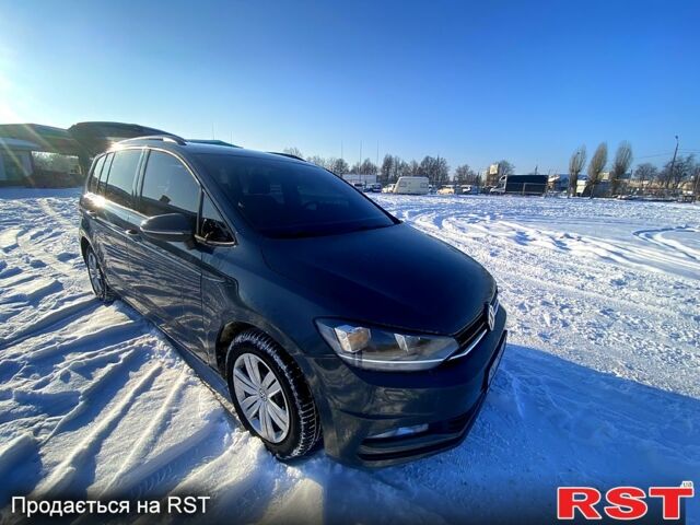 Серый Фольксваген Туран, объемом двигателя 2 л и пробегом 20000 тыс. км за 17000 $, фото 1 на Automoto.ua