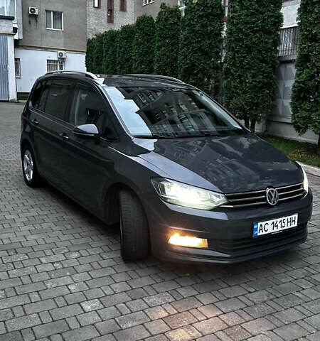 Сірий Фольксваген Туран, об'ємом двигуна 1.97 л та пробігом 317 тис. км за 15200 $, фото 1 на Automoto.ua