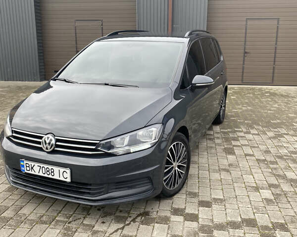 Сірий Фольксваген Туран, об'ємом двигуна 1.97 л та пробігом 285 тис. км за 16300 $, фото 1 на Automoto.ua