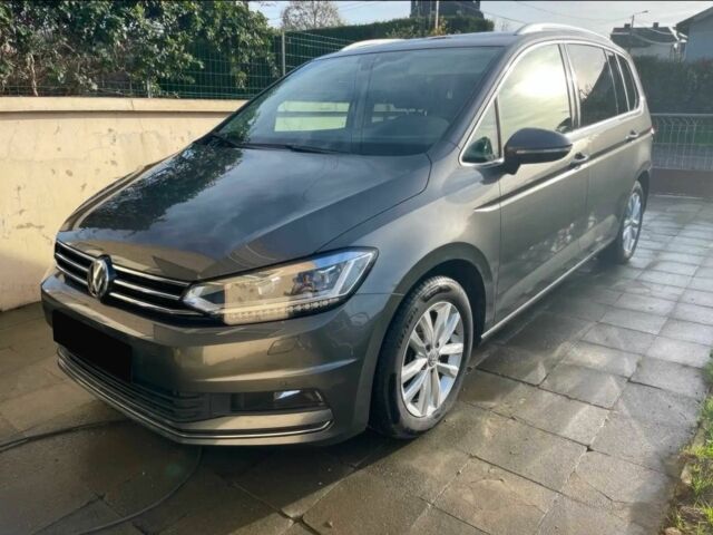 Серый Фольксваген Туран, объемом двигателя 1.6 л и пробегом 75 тыс. км за 9400 $, фото 1 на Automoto.ua