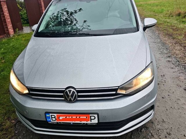 Серый Фольксваген Туран, объемом двигателя 2 л и пробегом 147 тыс. км за 20000 $, фото 1 на Automoto.ua