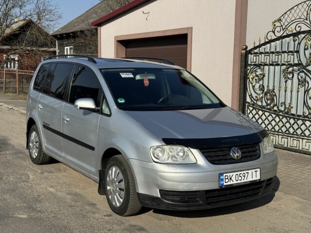 Сірий Фольксваген Туран, об'ємом двигуна 1.9 л та пробігом 283 тис. км за 6200 $, фото 1 на Automoto.ua