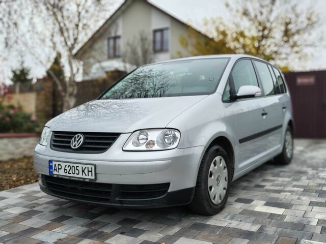 Серый Фольксваген Туран, объемом двигателя 1.6 л и пробегом 181 тыс. км за 5300 $, фото 1 на Automoto.ua