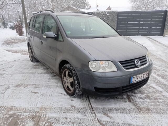 Сірий Фольксваген Туран, об'ємом двигуна 2 л та пробігом 312 тис. км за 3096 $, фото 1 на Automoto.ua