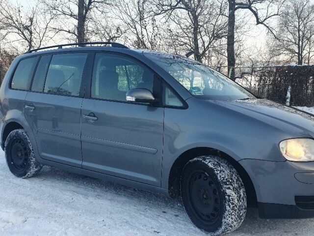 Сірий Фольксваген Туран, об'ємом двигуна 1.9 л та пробігом 333 тис. км за 3000 $, фото 1 на Automoto.ua