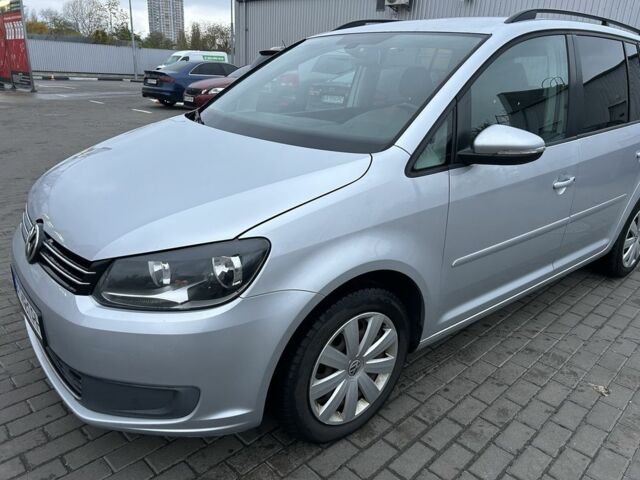 Серый Фольксваген Туран, объемом двигателя 1.6 л и пробегом 248 тыс. км за 10300 $, фото 1 на Automoto.ua