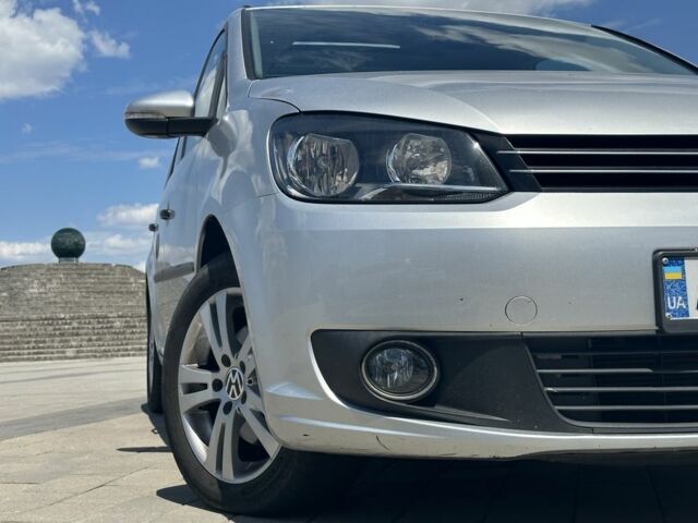 Серый Фольксваген Туран, объемом двигателя 1.6 л и пробегом 258 тыс. км за 8000 $, фото 1 на Automoto.ua