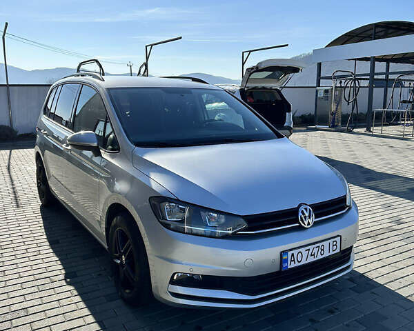 Сірий Фольксваген Туран, об'ємом двигуна 1.6 л та пробігом 195 тис. км за 17000 $, фото 1 на Automoto.ua