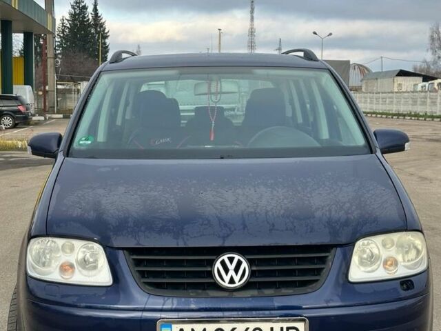 Синій Фольксваген Туран, об'ємом двигуна 1.6 л та пробігом 250 тис. км за 5000 $, фото 1 на Automoto.ua