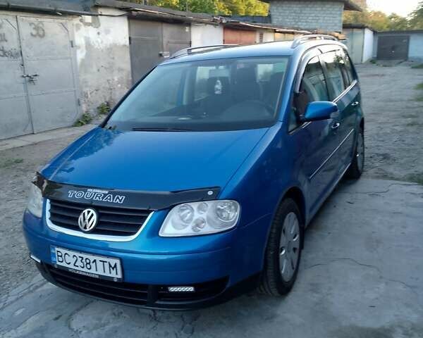 Синий Фольксваген Туран, объемом двигателя 1.6 л и пробегом 198 тыс. км за 5200 $, фото 1 на Automoto.ua
