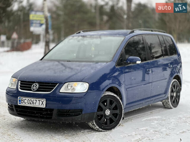 Синій Фольксваген Туран, об'ємом двигуна 1.6 л та пробігом 268 тис. км за 4800 $, фото 1 на Automoto.ua
