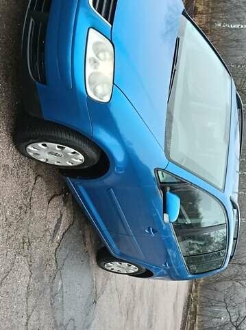 Синий Фольксваген Туран, объемом двигателя 1.6 л и пробегом 241 тыс. км за 6000 $, фото 1 на Automoto.ua