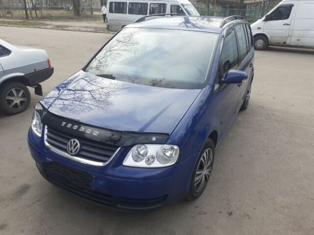 Синий Фольксваген Туран, объемом двигателя 1.6 л и пробегом 260 тыс. км за 2500 $, фото 1 на Automoto.ua