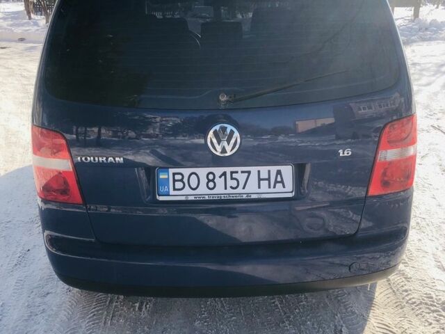 Синій Фольксваген Туран, об'ємом двигуна 1.6 л та пробігом 290 тис. км за 5000 $, фото 1 на Automoto.ua