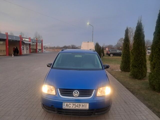 Синій Фольксваген Туран, об'ємом двигуна 1.9 л та пробігом 380 тис. км за 4750 $, фото 1 на Automoto.ua