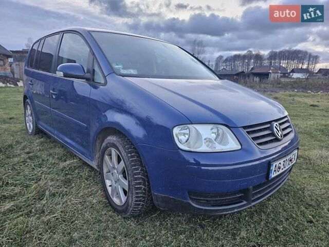 Синий Фольксваген Туран, объемом двигателя 1.9 л и пробегом 273 тыс. км за 5500 $, фото 1 на Automoto.ua
