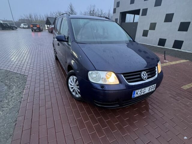 Синий Фольксваген Туран, объемом двигателя 1.9 л и пробегом 400 тыс. км за 2400 $, фото 1 на Automoto.ua