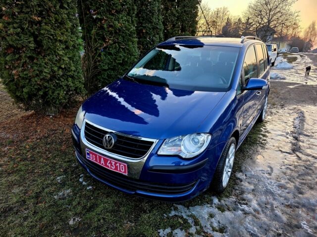 Синій Фольксваген Туран, об'ємом двигуна 1.6 л та пробігом 202 тис. км за 6500 $, фото 1 на Automoto.ua