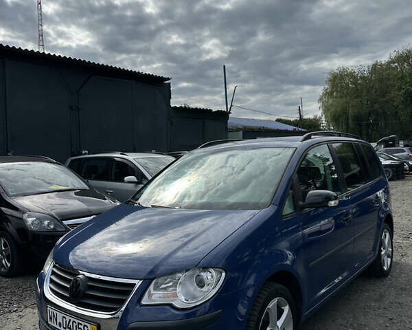 Синий Фольксваген Туран, объемом двигателя 1.6 л и пробегом 273 тыс. км за 6200 $, фото 1 на Automoto.ua