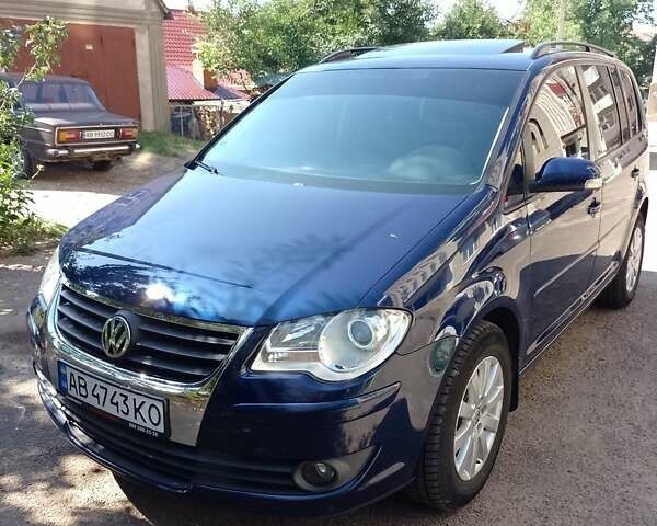 Синій Фольксваген Туран, об'ємом двигуна 1.98 л та пробігом 240 тис. км за 7500 $, фото 1 на Automoto.ua