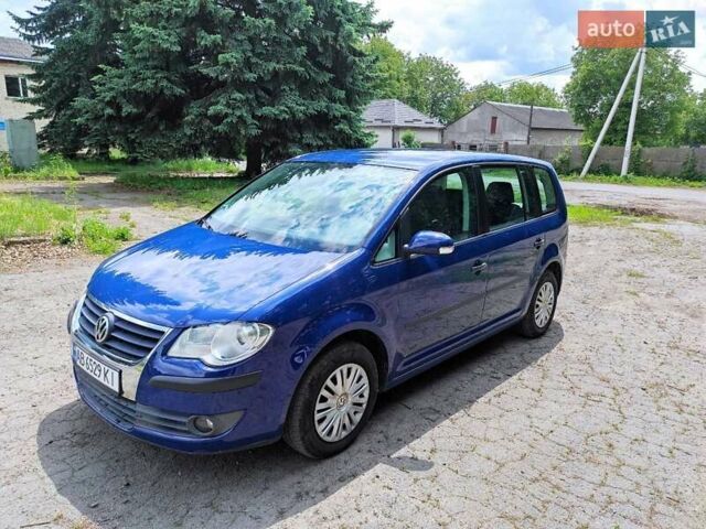 Синий Фольксваген Туран, объемом двигателя 1.6 л и пробегом 267 тыс. км за 6700 $, фото 1 на Automoto.ua
