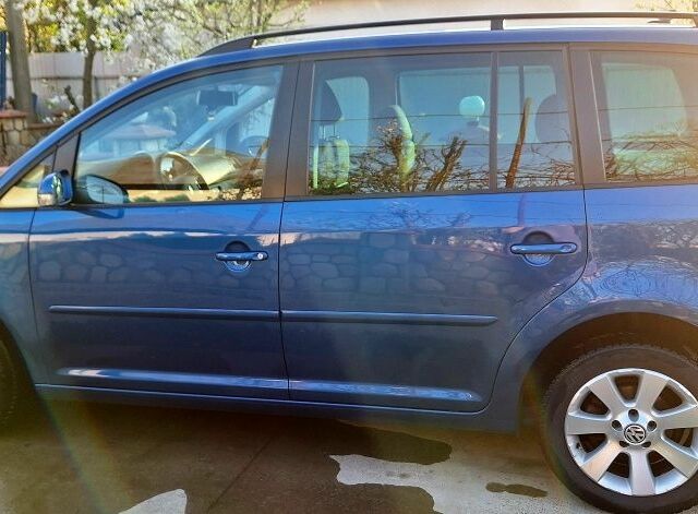 Синий Фольксваген Туран, объемом двигателя 1.9 л и пробегом 250 тыс. км за 7500 $, фото 1 на Automoto.ua