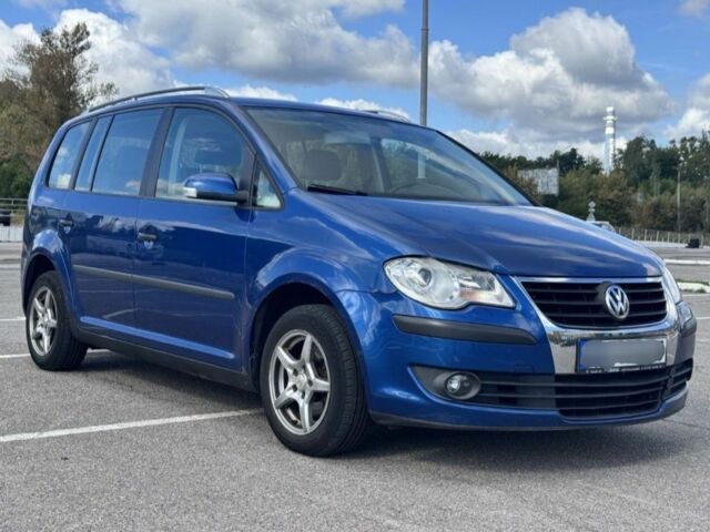 Синий Фольксваген Туран, объемом двигателя 1.9 л и пробегом 230 тыс. км за 4500 $, фото 1 на Automoto.ua