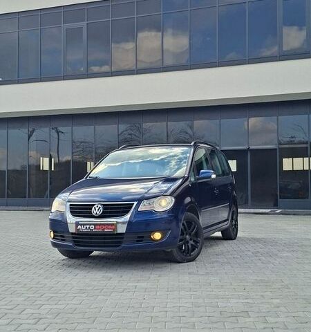 Синій Фольксваген Туран, об'ємом двигуна 1.9 л та пробігом 260 тис. км за 6999 $, фото 1 на Automoto.ua