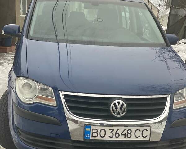 Синий Фольксваген Туран, объемом двигателя 1.9 л и пробегом 430 тыс. км за 7000 $, фото 1 на Automoto.ua