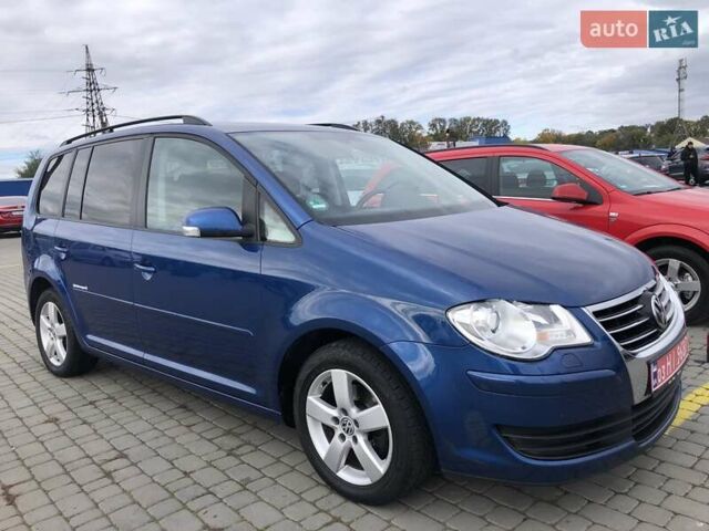Синий Фольксваген Туран, объемом двигателя 1.6 л и пробегом 212 тыс. км за 7850 $, фото 1 на Automoto.ua