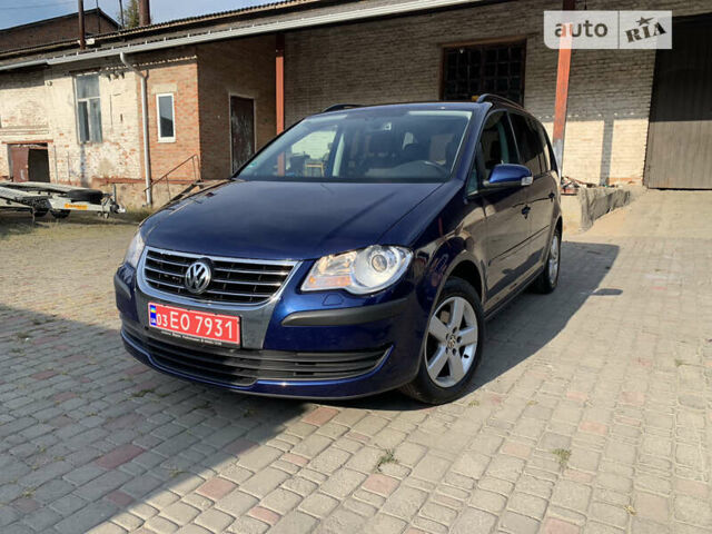 Синий Фольксваген Туран, объемом двигателя 1.6 л и пробегом 202 тыс. км за 7500 $, фото 1 на Automoto.ua