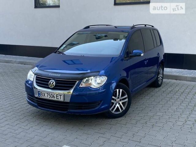 Синий Фольксваген Туран, объемом двигателя 1.9 л и пробегом 258 тыс. км за 7000 $, фото 1 на Automoto.ua