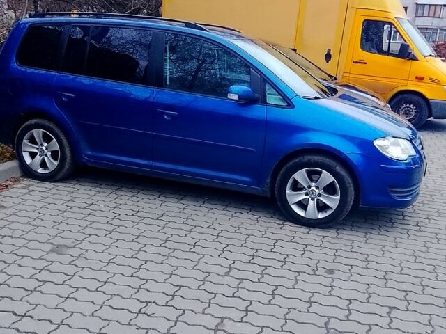 Синий Фольксваген Туран, объемом двигателя 1.4 л и пробегом 17000 тыс. км за 7200 $, фото 1 на Automoto.ua