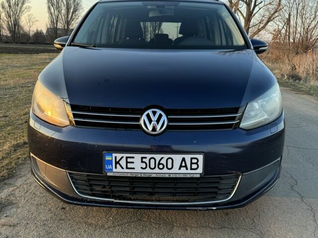 Синий Фольксваген Туран, объемом двигателя 1.6 л и пробегом 230 тыс. км за 9000 $, фото 1 на Automoto.ua