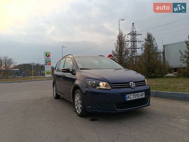 Синий Фольксваген Туран, объемом двигателя 1.6 л и пробегом 385 тыс. км за 8200 $, фото 1 на Automoto.ua
