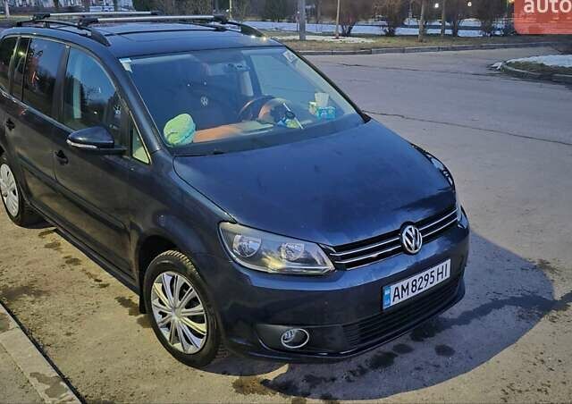 Синій Фольксваген Туран, об'ємом двигуна 1.6 л та пробігом 297 тис. км за 9800 $, фото 1 на Automoto.ua