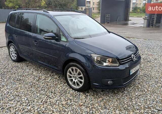 Синий Фольксваген Туран, объемом двигателя 1.6 л и пробегом 225 тыс. км за 11500 $, фото 1 на Automoto.ua