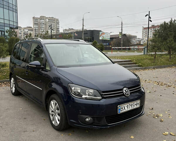 Синий Фольксваген Туран, объемом двигателя 1.6 л и пробегом 200 тыс. км за 11200 $, фото 1 на Automoto.ua
