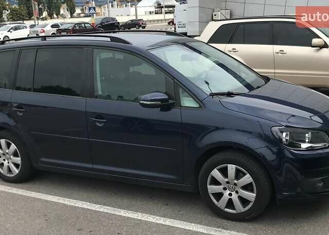 Синій Фольксваген Туран, об'ємом двигуна 1.6 л та пробігом 321 тис. км за 12900 $, фото 1 на Automoto.ua