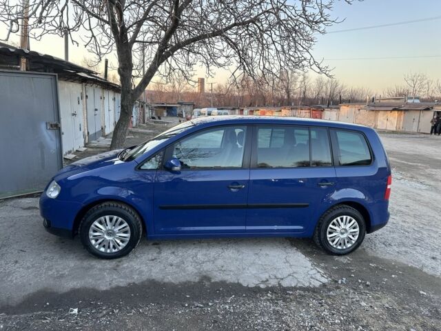 Синій Фольксваген Туран, об'ємом двигуна 1.6 л та пробігом 270 тис. км за 5800 $, фото 1 на Automoto.ua