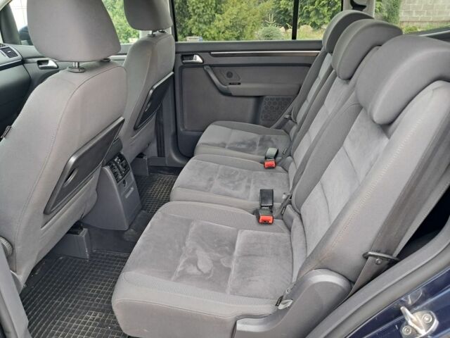 Синий Фольксваген Туран, объемом двигателя 1.6 л и пробегом 250 тыс. км за 9300 $, фото 1 на Automoto.ua