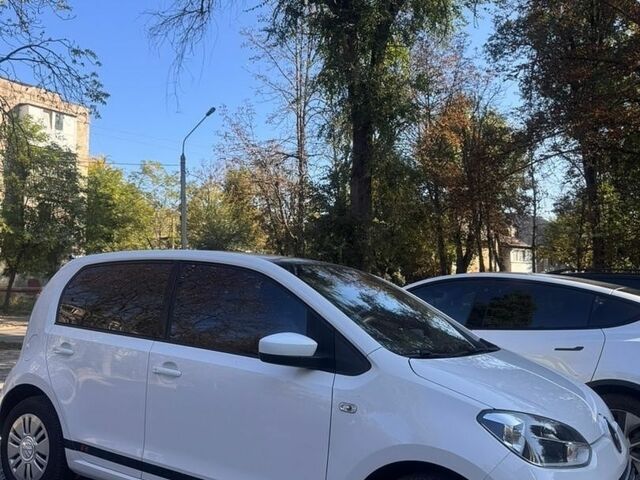 Білий Фольксваген Ап, об'ємом двигуна 1 л та пробігом 132 тис. км за 7700 $, фото 1 на Automoto.ua