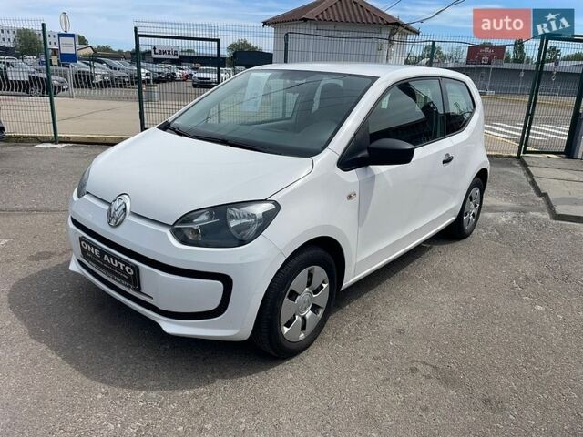 Белый Фольксваген Ап, объемом двигателя 1 л и пробегом 306 тыс. км за 5190 $, фото 1 на Automoto.ua