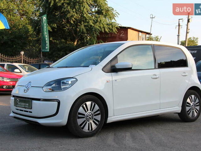 Белый Фольксваген Ап, объемом двигателя 0 л и пробегом 180 тыс. км за 6100 $, фото 1 на Automoto.ua