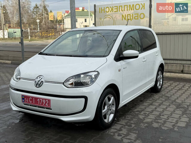 Белый Фольксваген Ап, объемом двигателя 0 л и пробегом 38 тыс. км за 5999 $, фото 1 на Automoto.ua