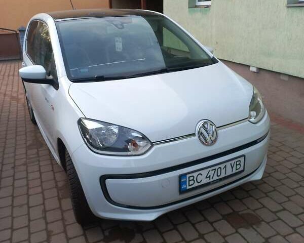 Белый Фольксваген Ап, объемом двигателя 0 л и пробегом 40 тыс. км за 6200 $, фото 1 на Automoto.ua