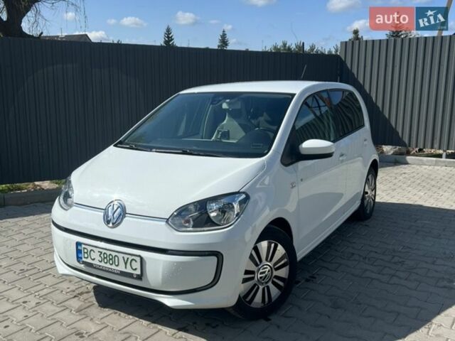Белый Фольксваген Ап, объемом двигателя 0 л и пробегом 126 тыс. км за 6200 $, фото 1 на Automoto.ua