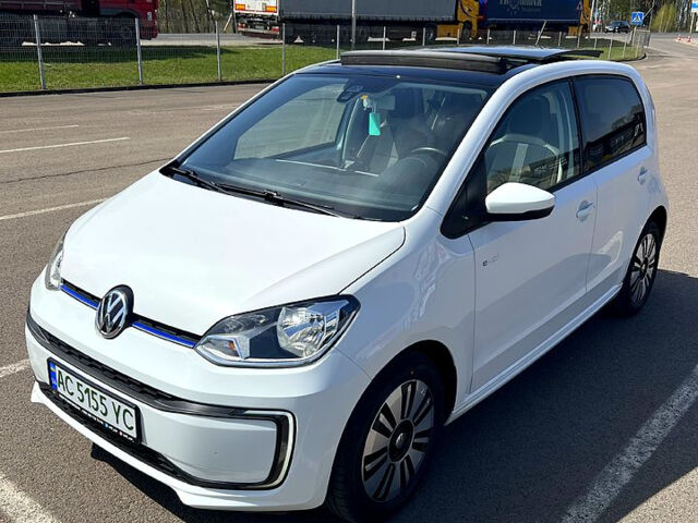 Білий Фольксваген Ап, об'ємом двигуна 0 л та пробігом 81 тис. км за 7900 $, фото 1 на Automoto.ua